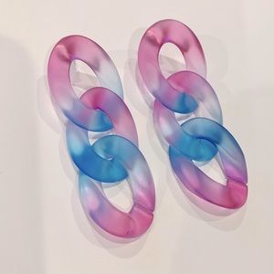 🌷(3 for $25) Acrylic Earrings